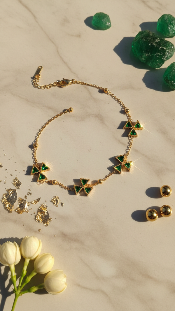Diaura Jewels | Emerald Green Clover Bracelet | 18K Gold Plated Minimalist Zircon Bracelet for Women & Girls